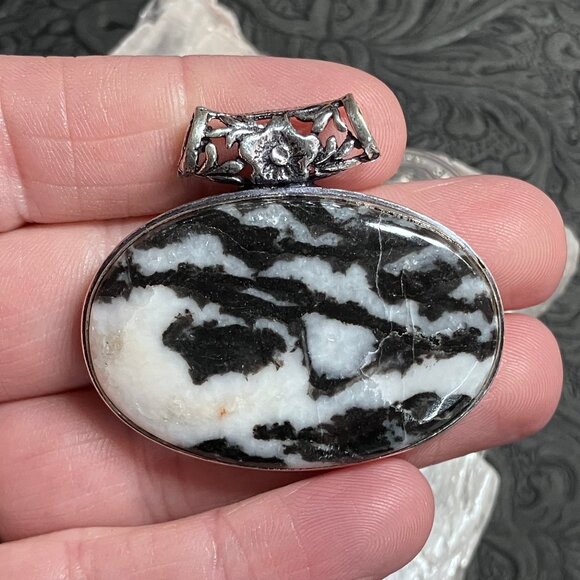 Zebra Jasper Floral Pendant Stone Crystal Jewelry - Picture 1 of 6
